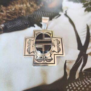 Native made pendant in black Onyx